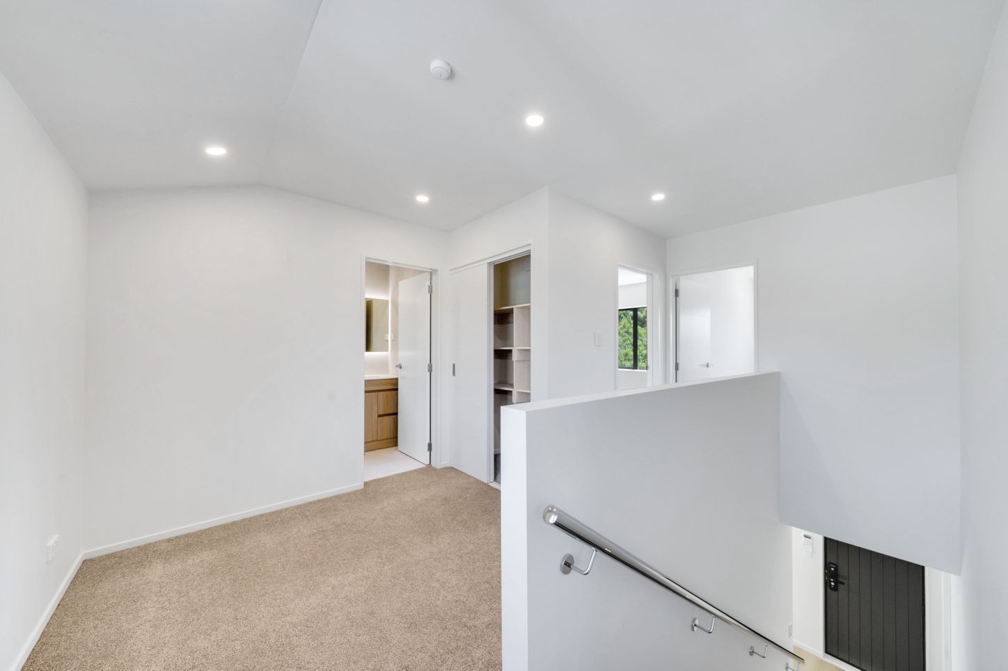 a5c95681-1a71-45ff-aaa1-20c483c8e8c7