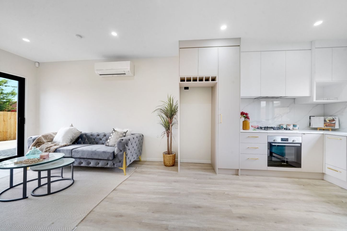 bcdd9964-dd5d-4670-a4f9-d9e1759f9d6b