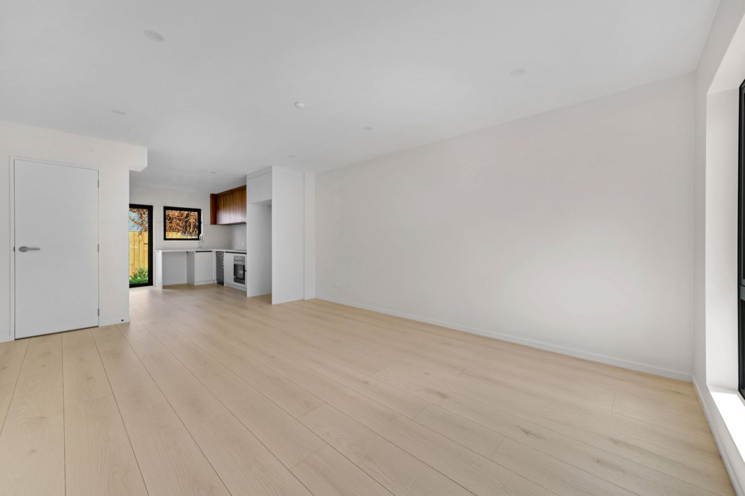 c0748fe6-23b3-40e4-a648-5c08041cf074 (1)